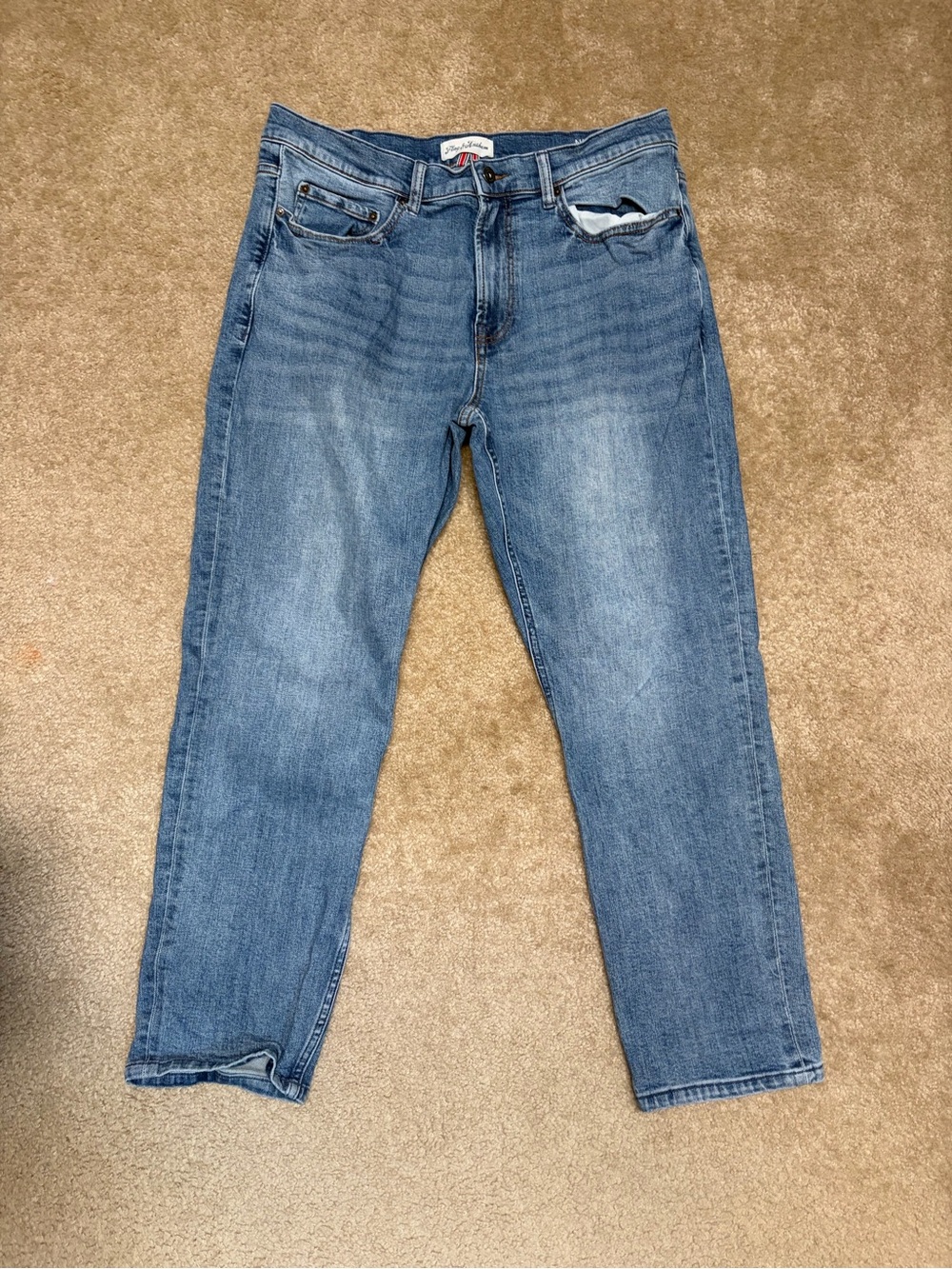 American Eagle Outfitters Men's Straight Jeans in Light and Dark Blue Washes - Picture 2 of 16